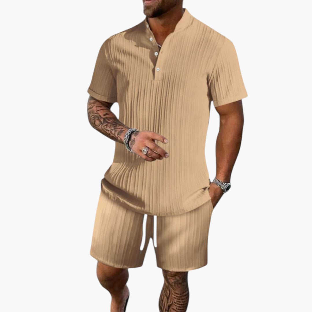 Louis | Men'S Summer Outfit Featuring A Short-Sleeved Polo Shirt