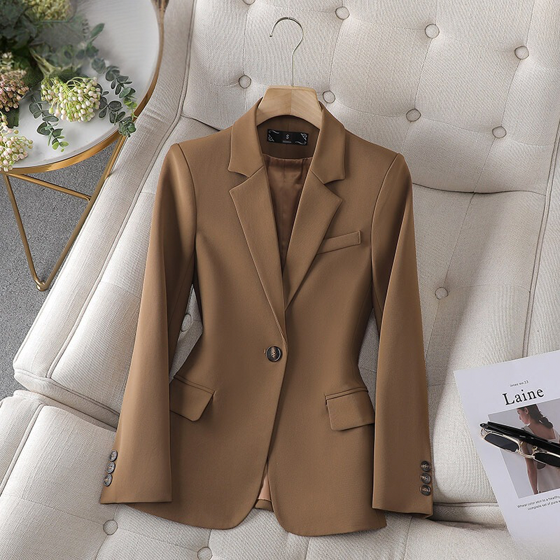 Women’s Elegant Blazer with One-Button Closure